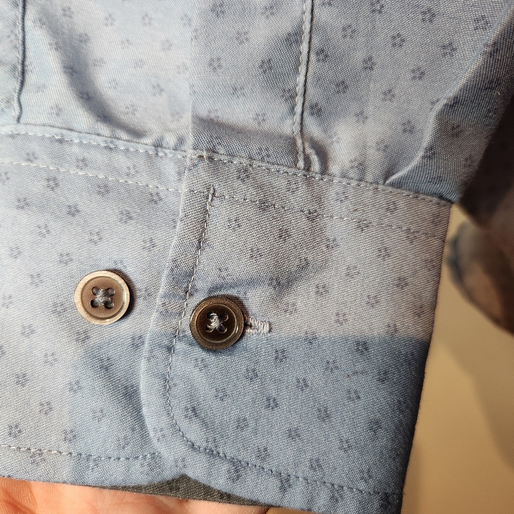 Men's medium patterned Blue Button-Up Shirt‎ - Picture 4 of 13